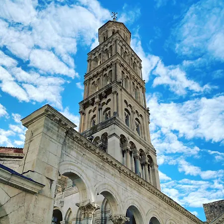 Evala Luxury With Pool And Garden Split