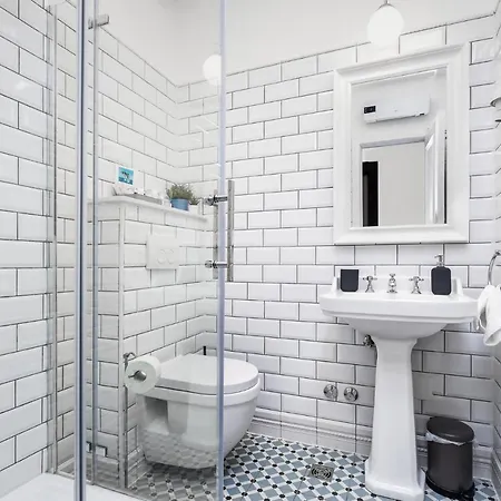 Evala Luxury With Pool And Garden