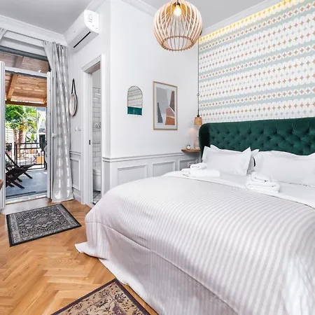 Evala Luxury With Pool And Garden 4* Σπλιτ