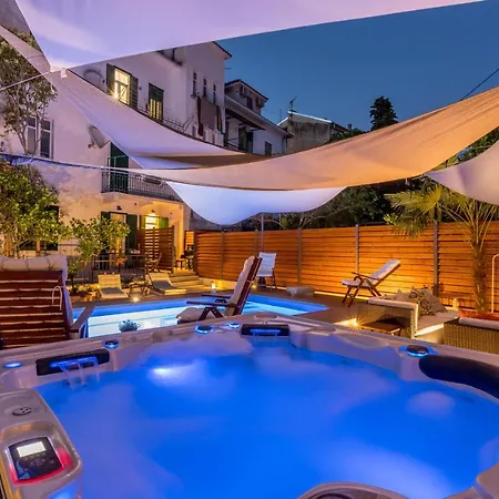 Evala Luxury With Pool And Garden 4*