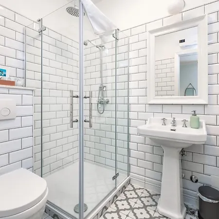 Evala Luxury With Pool And Garden ベッド・アンド・ブレックファスト 4*