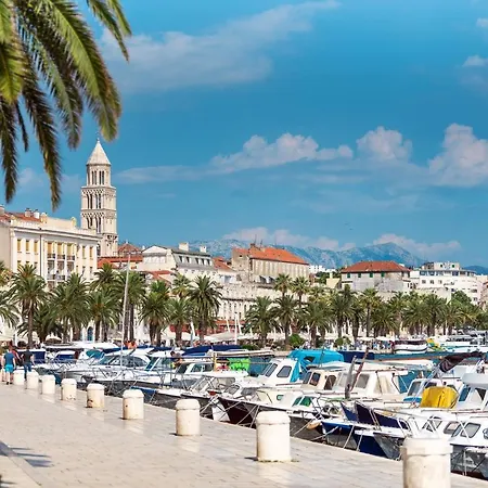 Evala Luxury With Pool And Garden ベッド・アンド・ブレックファスト 4*