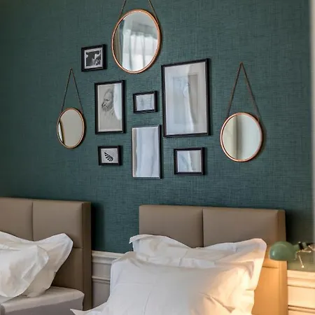 Evala Luxury With Pool And Garden Bed & Breakfast 4*