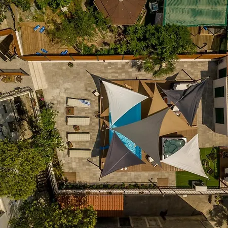 Evala Luxury With Pool And Garden