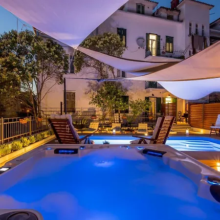 Evala Luxury With Pool And Garden Bed & Breakfast Split