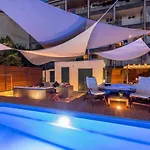 Evala Luxury With Pool And Garden Split