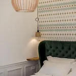 Evala Luxury With Pool And Garden Bed & Breakfast