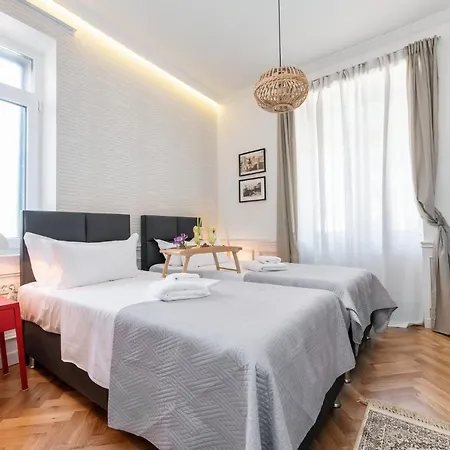 Bed & Breakfast Evala Luxury With Pool And Garden 4*