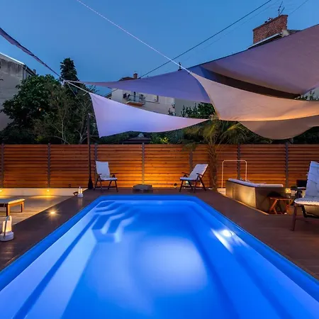 Evala Luxury With Pool And Garden Bed & Breakfast 4*