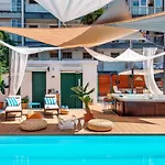 Evala Luxury With Pool And Garden 4* Сплит