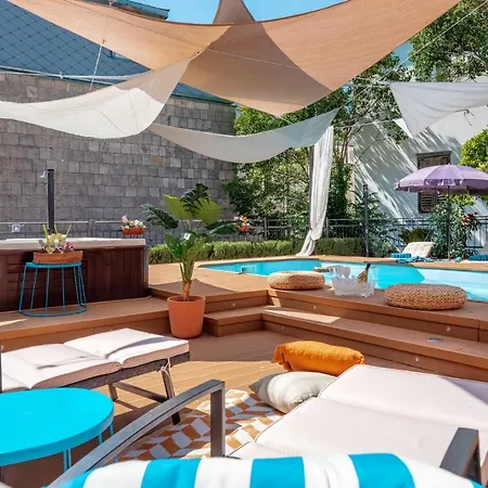 Frühstückspension Evala Luxury With Pool And Garden