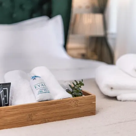 B&B Evala Luxury With Pool And Garden 스플리트