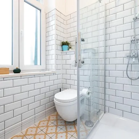 Evala Luxury With Pool And Garden B&B 스플리트