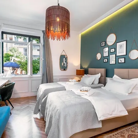 B&B Evala Luxury With Pool And Garden 스플리트