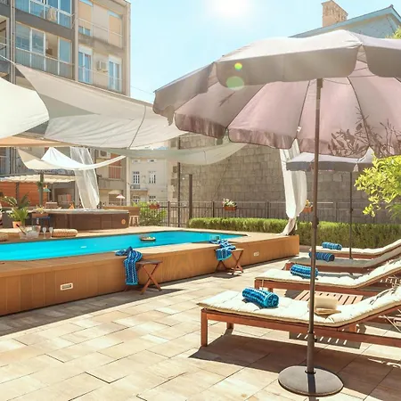 B&B Evala Luxury With Pool And Garden 4*