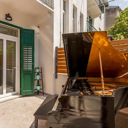 Evala Luxury With Pool And Garden B&B 스플리트